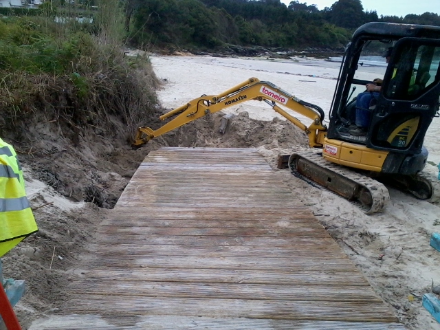 Avería en los accesos a la playa de Estorde