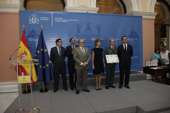 La Guardia Civil es condecorada por el Ministerio de Agricultura, Alimentación, y Medio Ambiente 