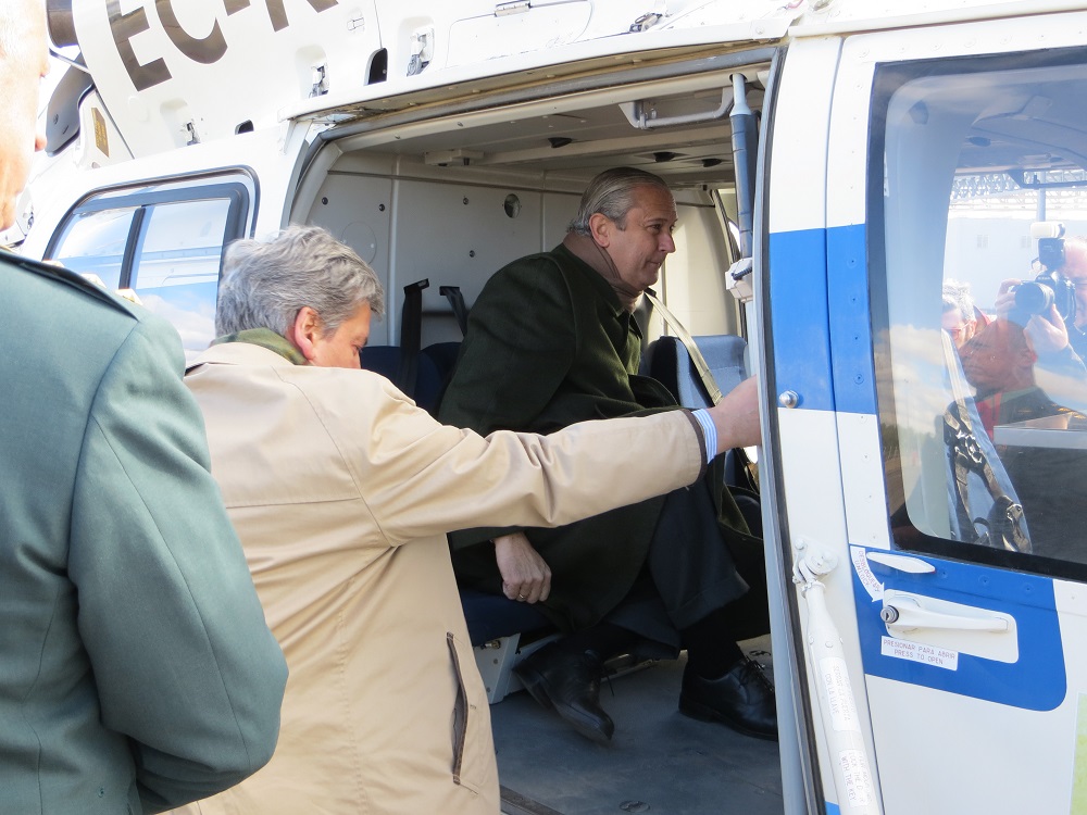 La Guardia Civil recibe dos helicópteros de la Secretaría General de Pesca para labores de vigilancia marítima