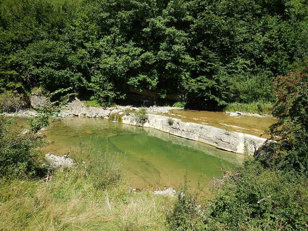 Poza en la reserva natural fluvial Río Urbelcha