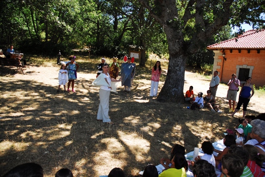 La paloma presentando su discurso