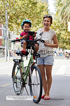 "¿Venga Lúa, sigue pedalenaod, ya vas tú solit@... suéltate! (un hermoso día de nuestras vidas)." Davide, Colectivo Camiños