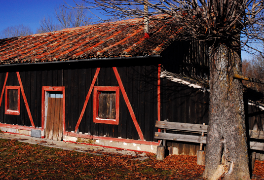 Camino del Nogal de las Calabazas - Casas típicas de la Pradera de Navalhorno