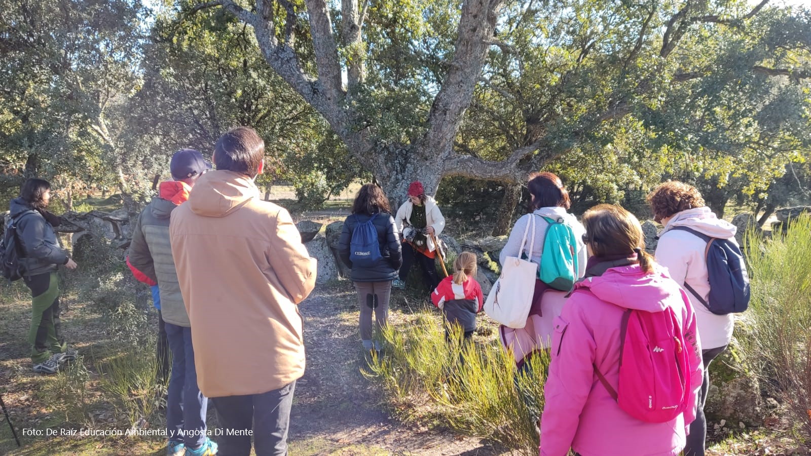 Ruta teatralizada "Salir al campo es divertido", en la Cabrera (Madrid). De Raíz Educación Ambiental y Angosta Di Mente