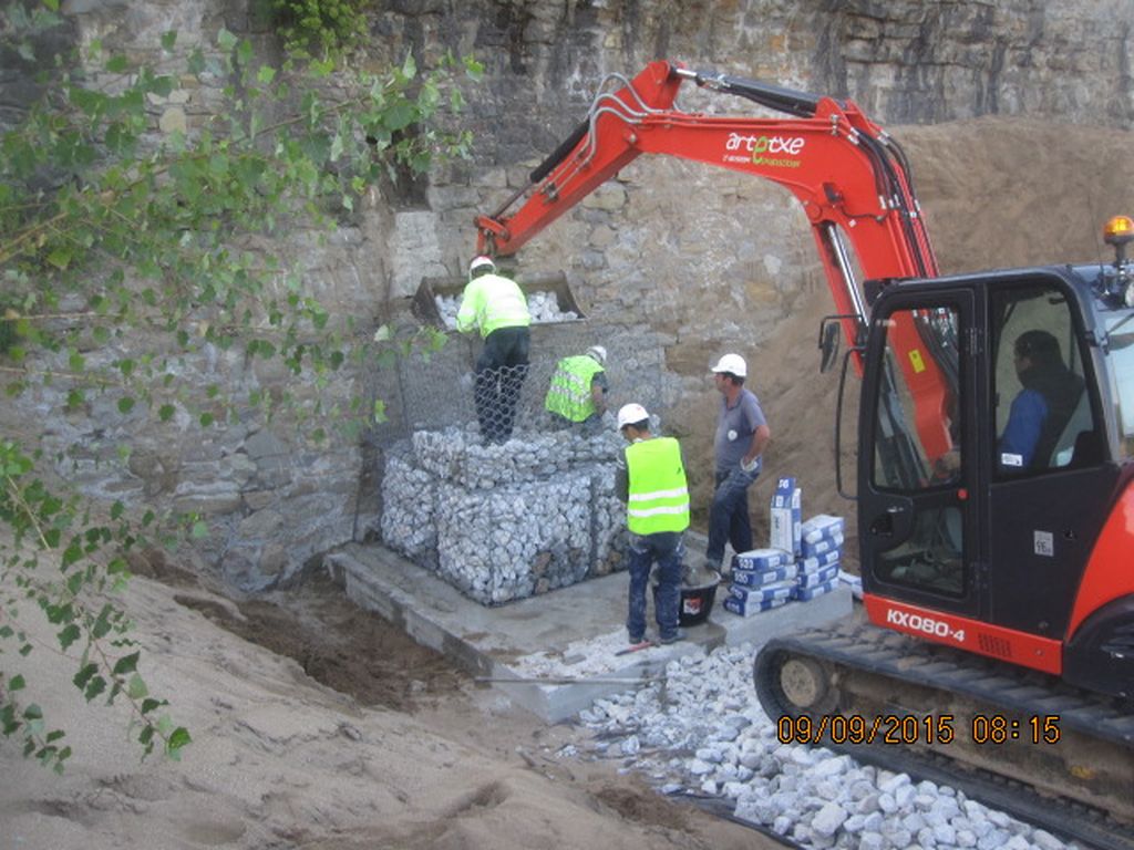 Plan PIMA Adapta – Proyecto de restauración de la duna de la playa de Santiago.(Drenaje transversal CN-634). Durante