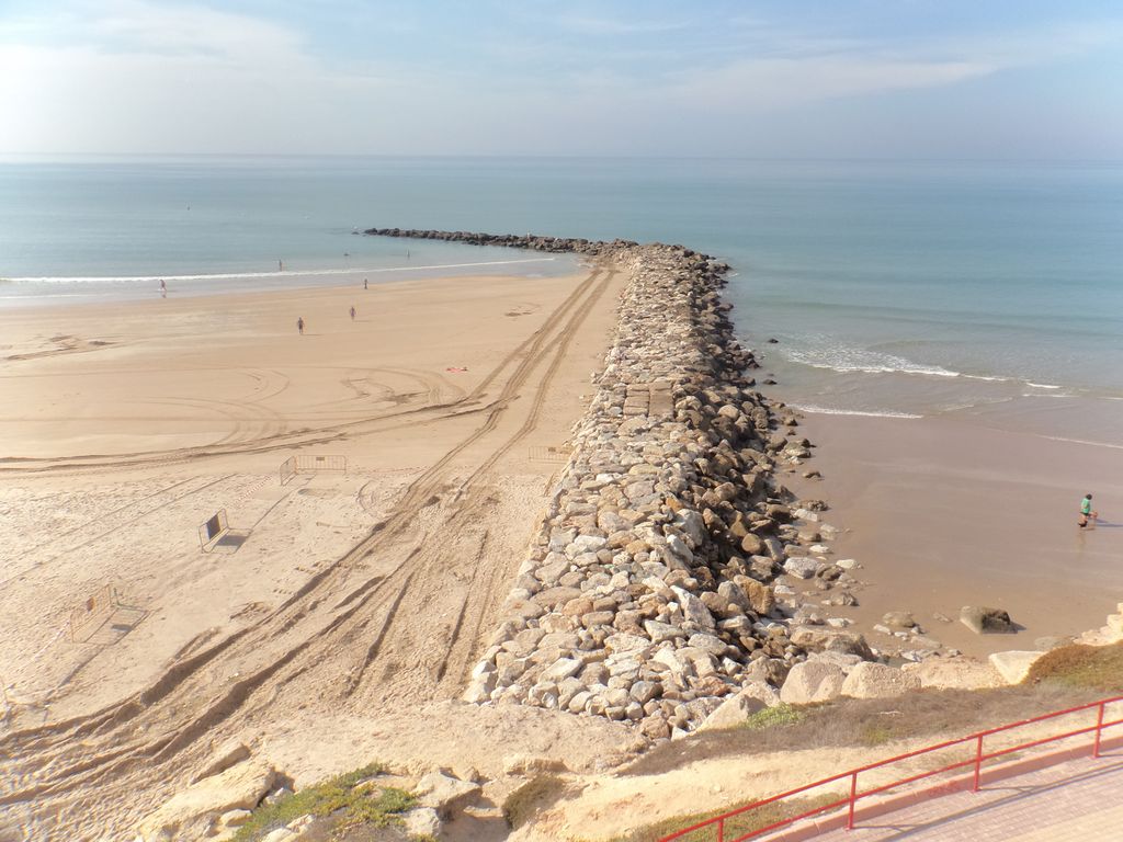 Recolocación de las escolleras en el dique norte de la playa de Santa María del Mar (Después)