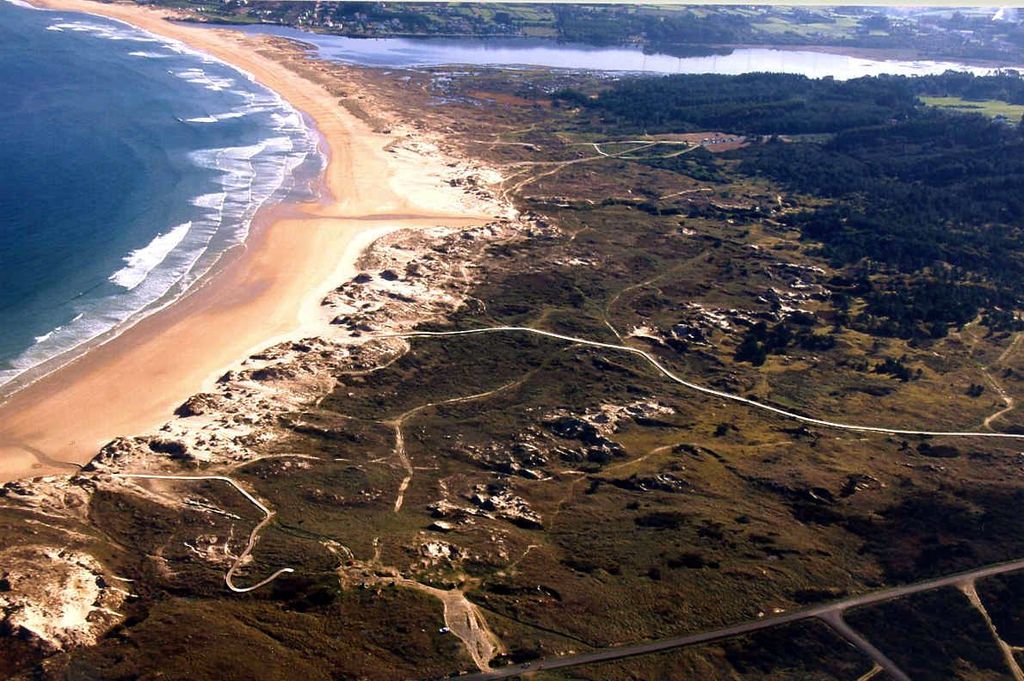 Después. Accesos a la playa A Frouxeira