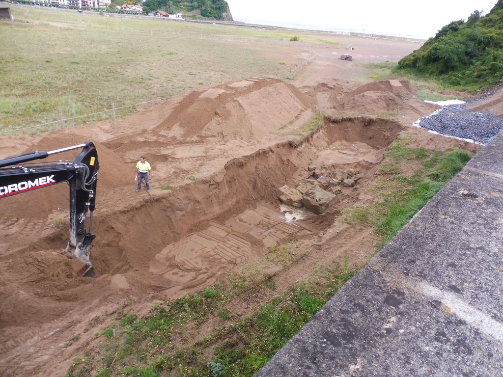 Recuperación ambiental de la playa de Santiago. Durante las obras.