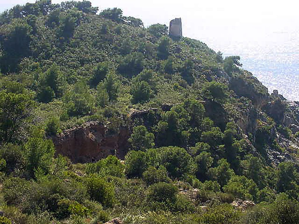 Torre de la Caleta (Nerja) (Antes de las obras)