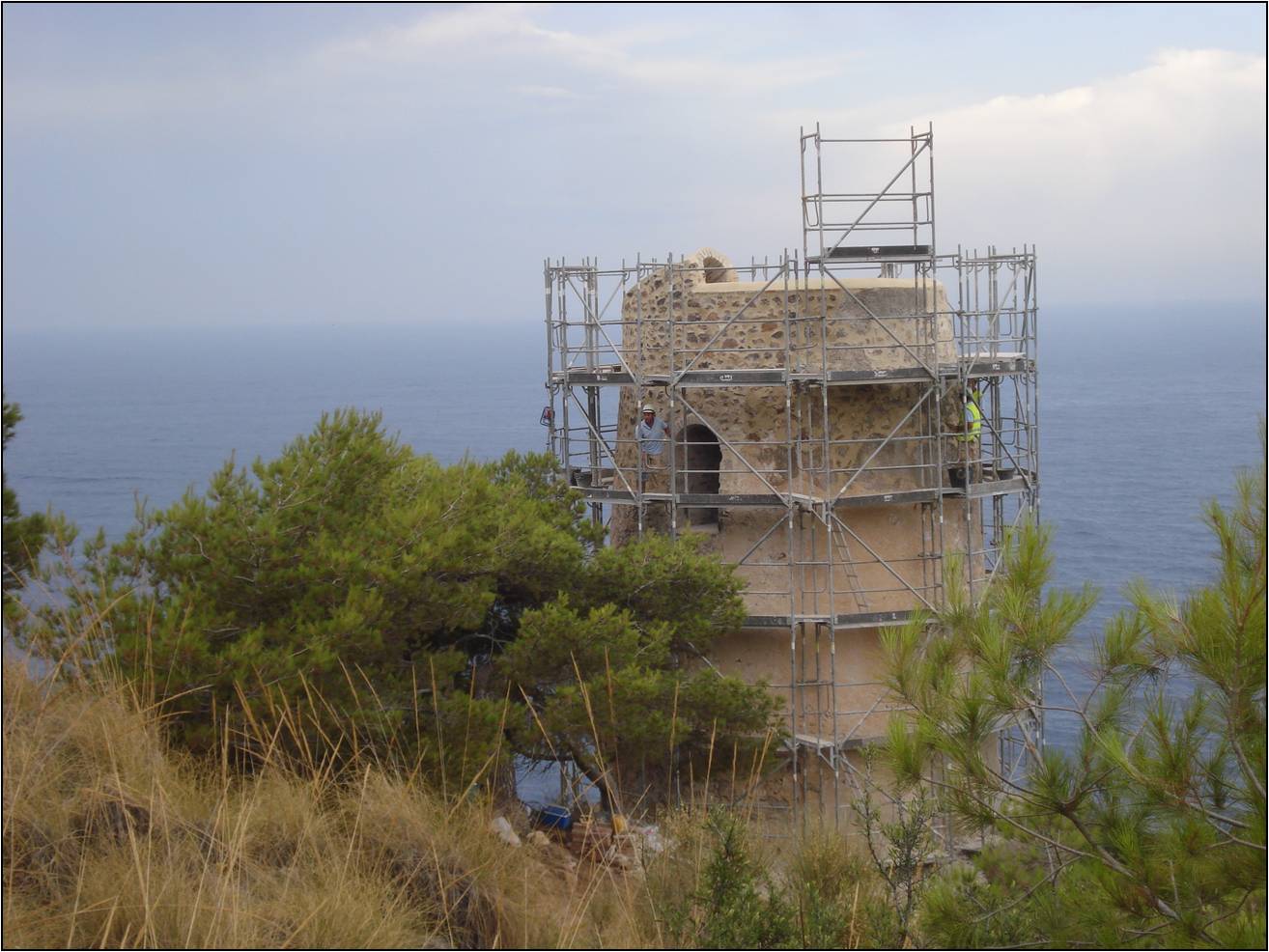 Torre de la Caleta (Nerja) (Durante las obras)