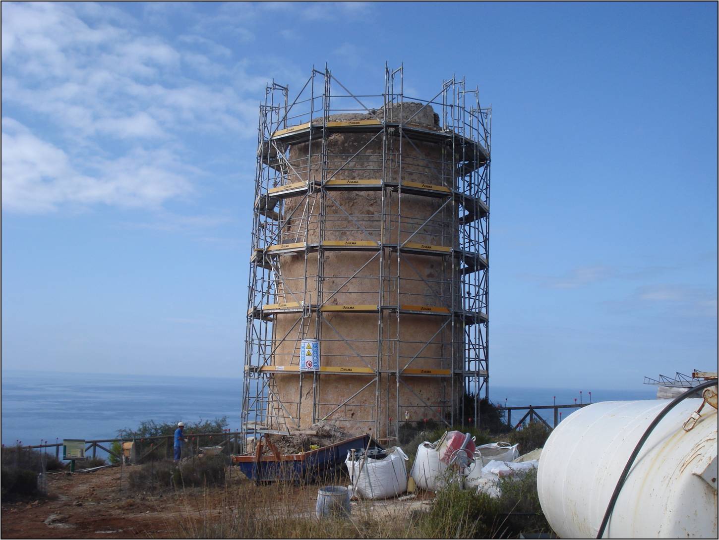 Torre de Maro (Nerja) (Durante las obras)