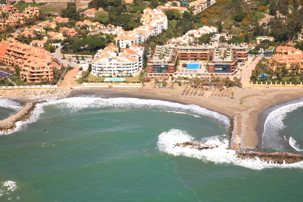 Reparación de los espigones en la playa A Poniente (Puerto Banús) (Antes de las obras)