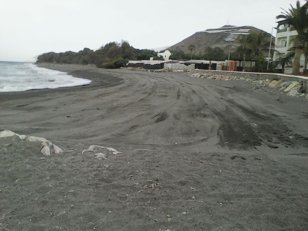 Después. ACTUACIÓN 5.- Acondicionamiento de la playa de Castillo de Baños: Acondicionamiento de la playa realizando modificación de perfiles y pequeños trasvases, T.M. Polopos. (Proyecto de mantenimiento y conservación de la costa de Granada 2016.)