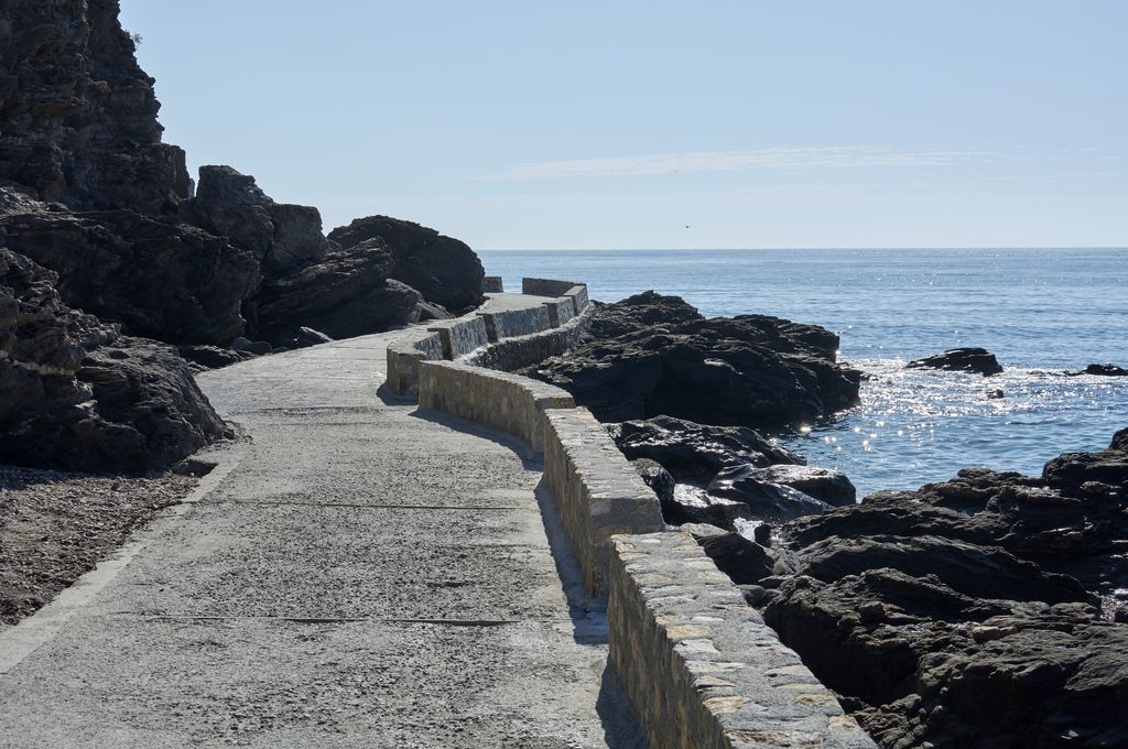 Después. ACTUACIÓN 2.- Sustitución de barandilla y ejecución de murete de mampostería en la senda que une las playas de Cabria y Curumbico, en el término municipal de Almuñécar.