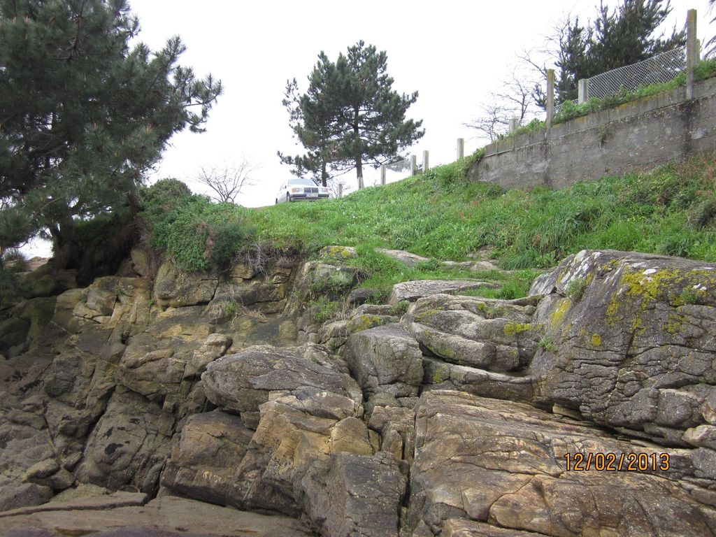 Acceso a la playa de los alemanes (T.M. de Cangas do Morrazo). Antes de las obras