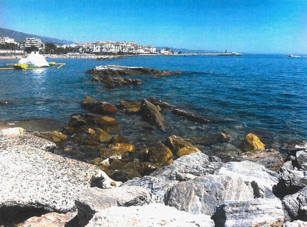 Reparación de los espigones en la playa A Poniente (Puerto Banús) (Antes de las obras)