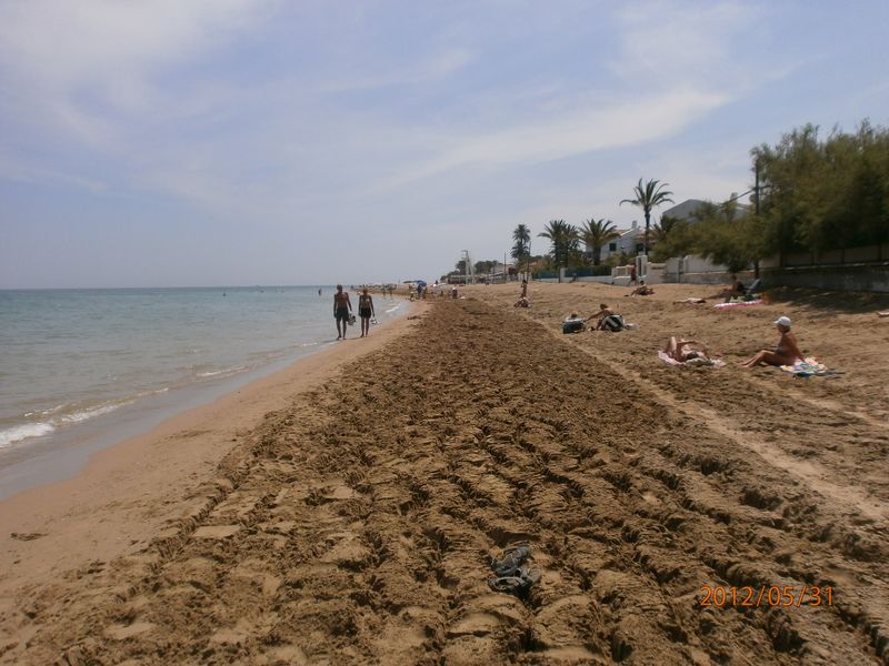 Aporte de arenas en Blaubeach, Dénia (Después de las obras)