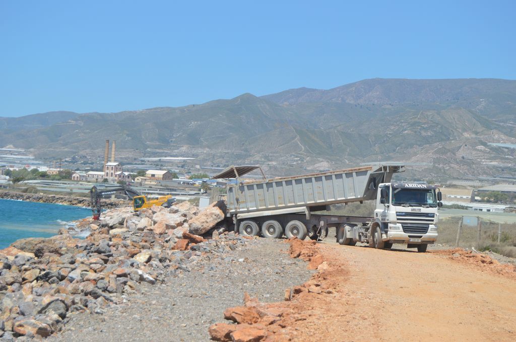 Escollera Vega de Adra (Durante las obras)