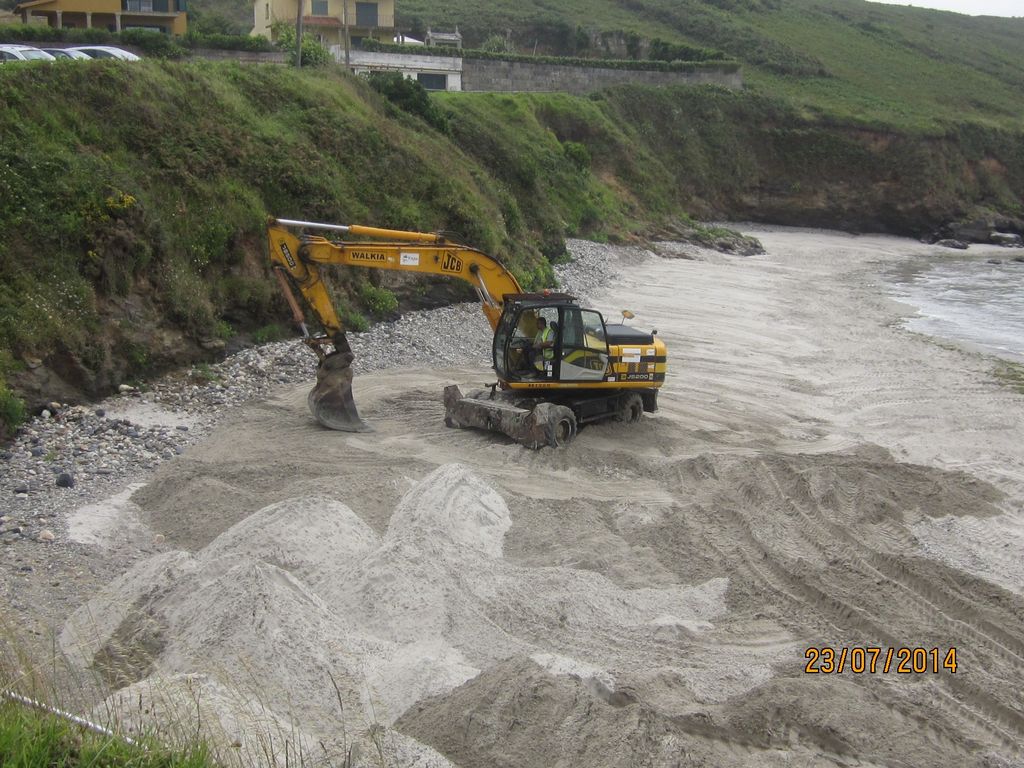 Playa de Bascuas (T.M. de Sanxenxo). Durante las obras