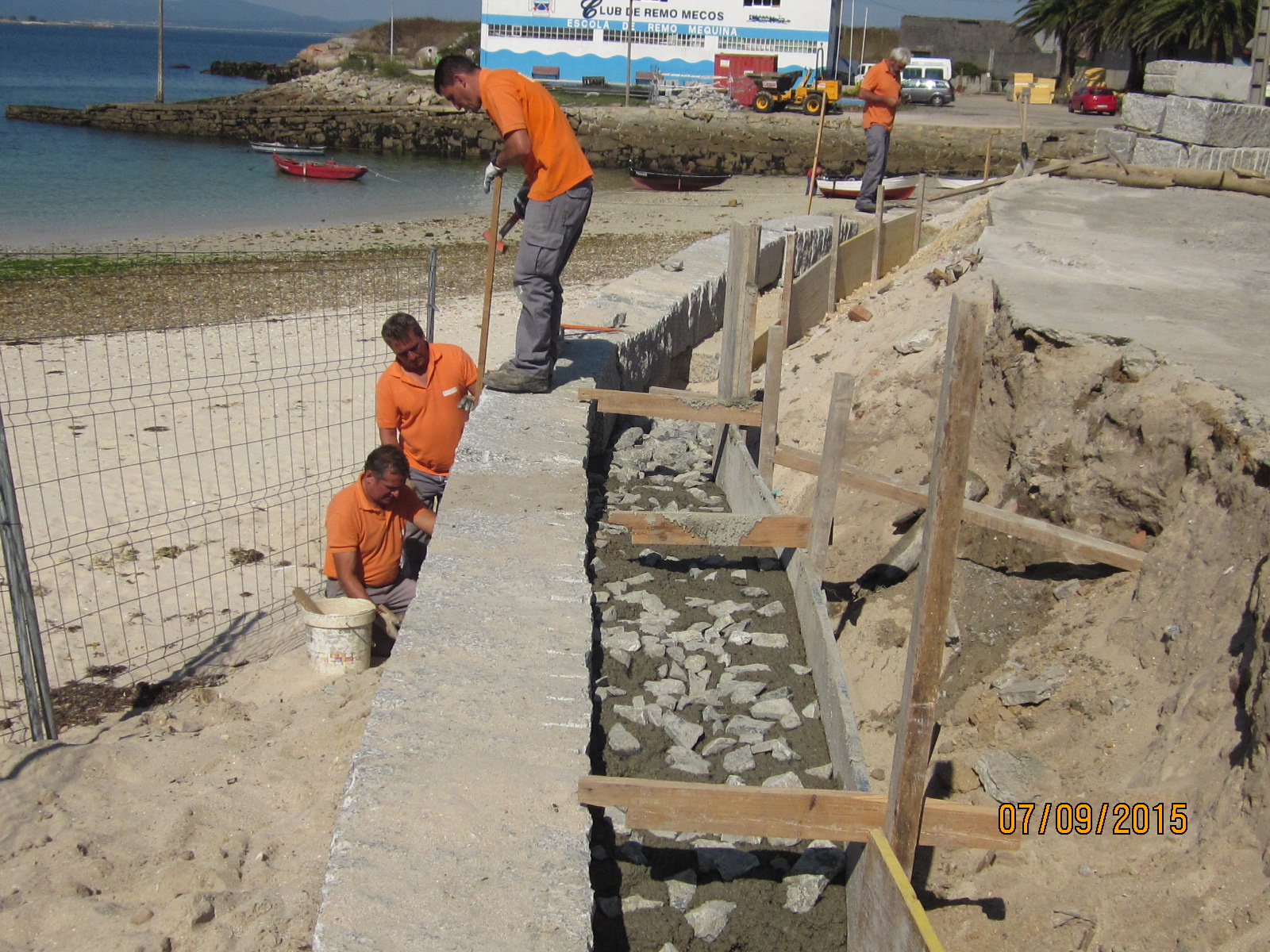 Habilitación del tránsito en Rons (T.M. de O Grove). Durante las obras