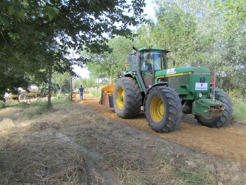 Durante de las obras (Sendero en Alcalá del Río (T.M. Alcalá del Río))