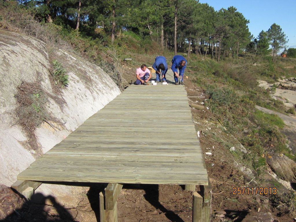 Senda litoral en la ensenada de O Esteiro (T.M. de O Grove). Durante las obras