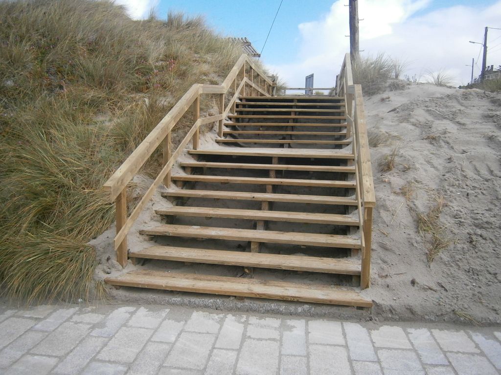 Mantenimiento y conservación IV. Reparación de senda marítima de Laxe. Escaleras  (Después de las obras)