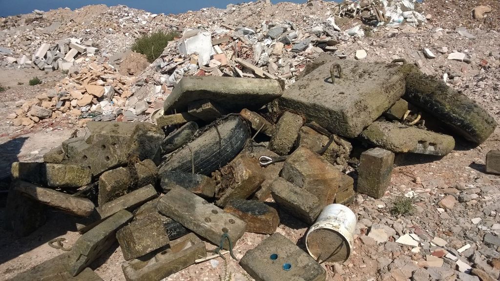 Retirada de muertos en el mar de Formentera - (Durante las obras)