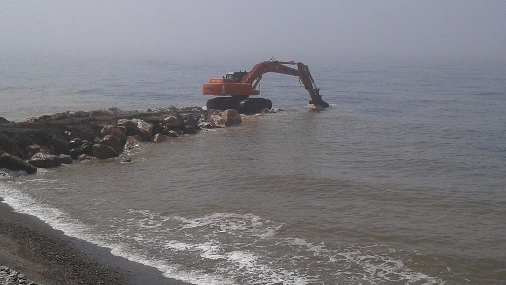 Durante las obras de La Rabita