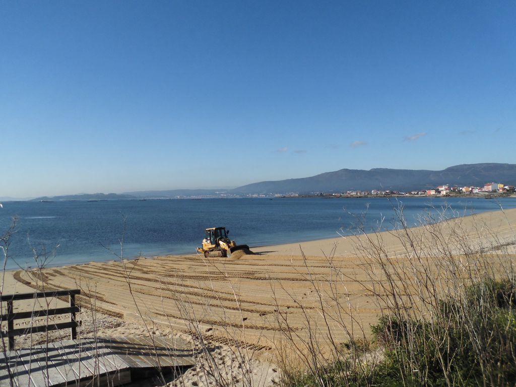 Playa de Carragueiros (T.M. de Boiro).  Durante las obras