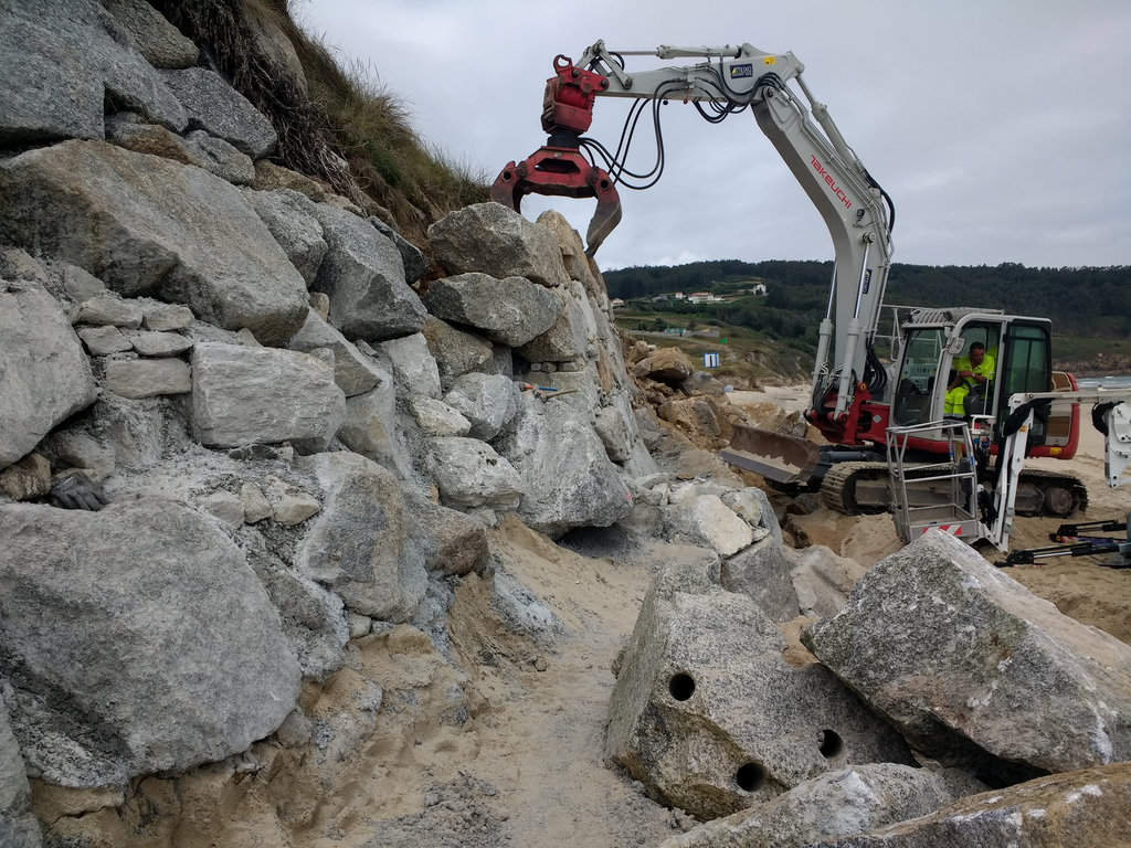 Mantenimiento y conservación V. Carballo. Playa de Razo - Mejora para la protección del DPMT (Durante las obras)