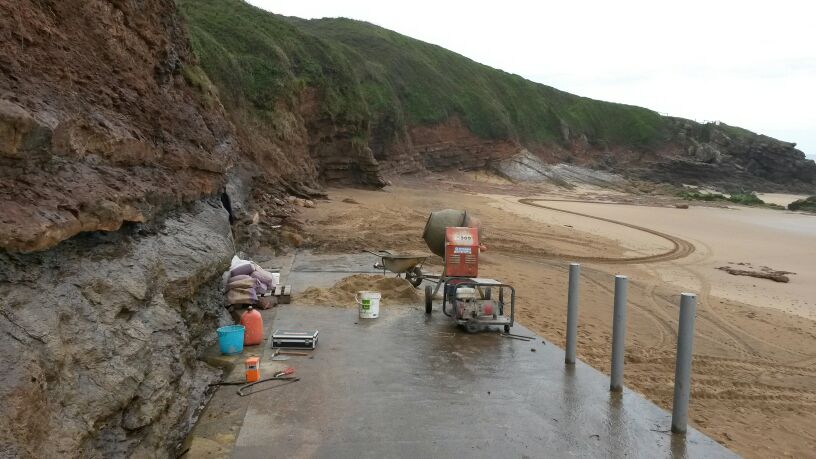 Peña María. Reparación y colocación de barandilla