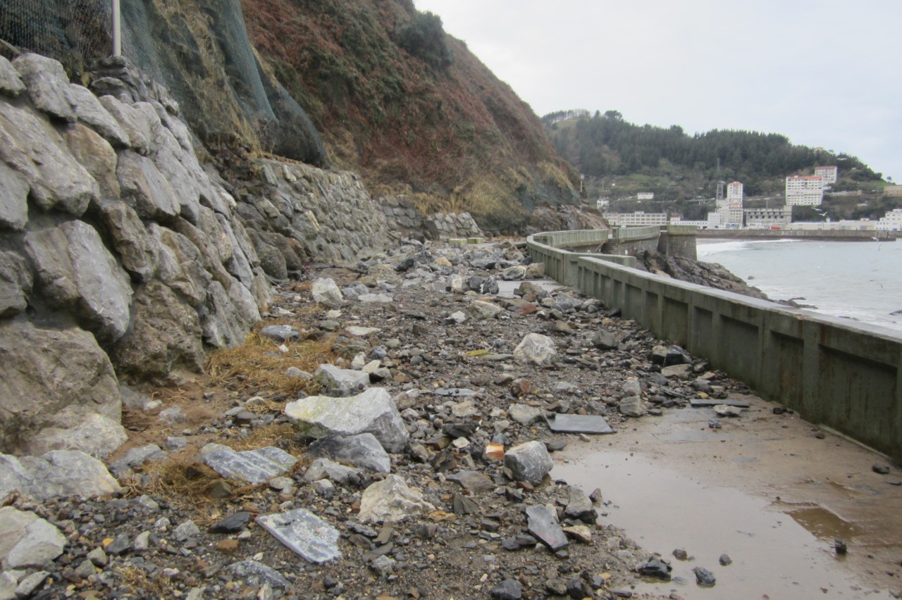 Paseo Arrigorri-Saturrarán. Rehabilitación tránsito en el paseo