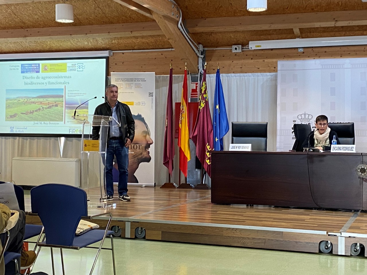 Ponencia "Agrosistemas diversos y Funcionales". Dr. Jose María Rey Benayas